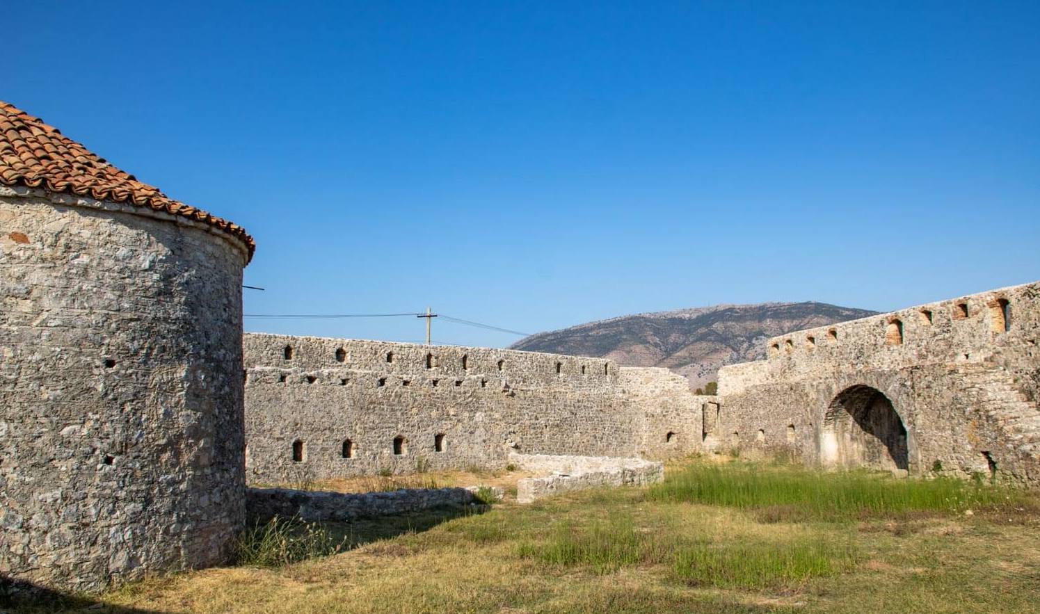 Triangluar Vivar Castle