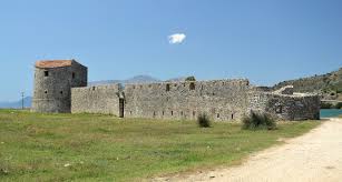Triangluar Vivar Castle