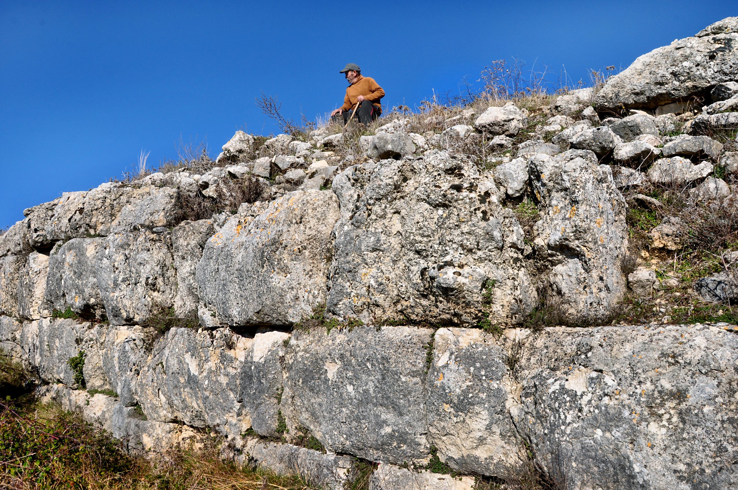 Dorezi Castle