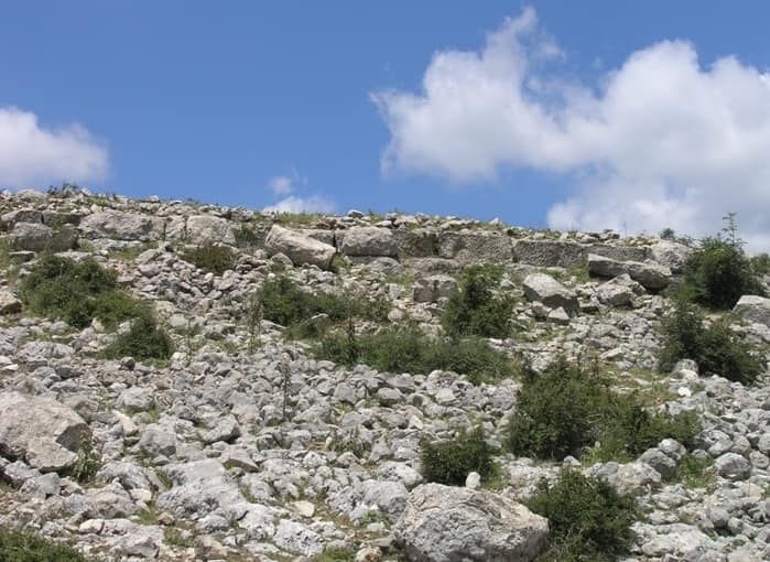 Dorezi Castle