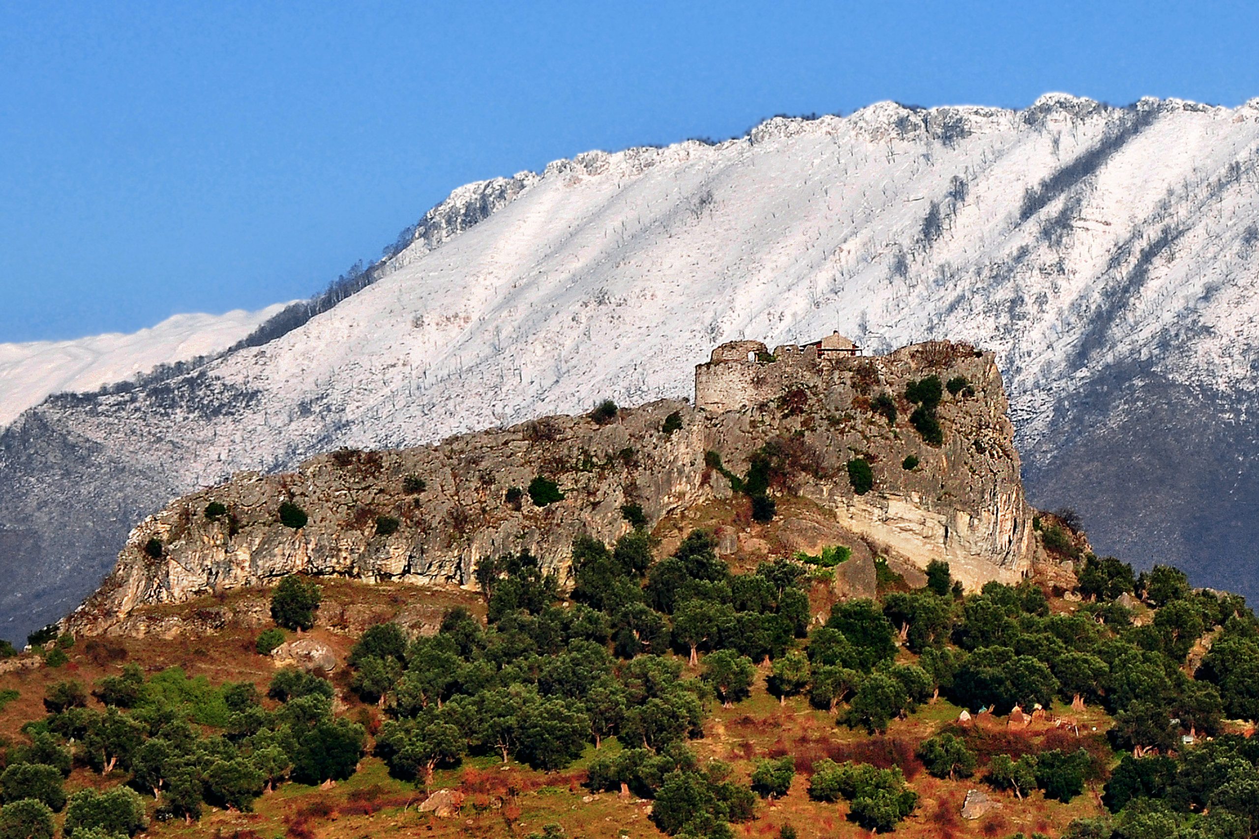 Petrela Castle
