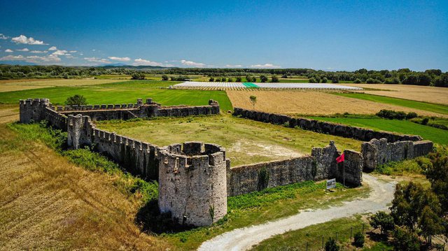 Bashtove Castle